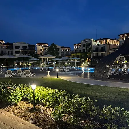 студио комфорт, смокиня,созопол,затворен комплекс,4 басейна, 1-ва линия море Sozopol