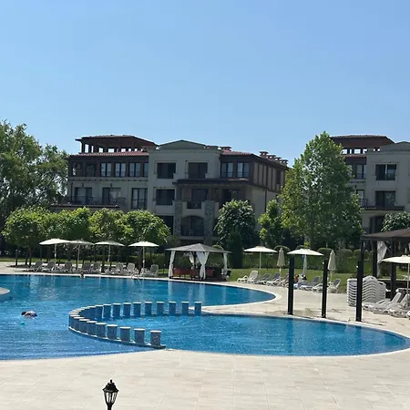 студио комфорт, смокиня,созопол,затворен комплекс,4 басейна, 1-ва линия море Apartamento Sozopol