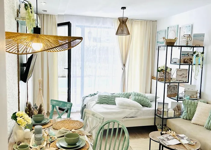 Apartamento студио комфорт, смокиня,созопол,затворен комплекс,4 басейна, 1-ва линия море Sozopol