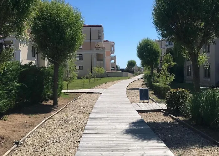 Apartamento студио комфорт, смокиня,созопол,затворен комплекс,4 басейна, 1-ва линия море Sozopol