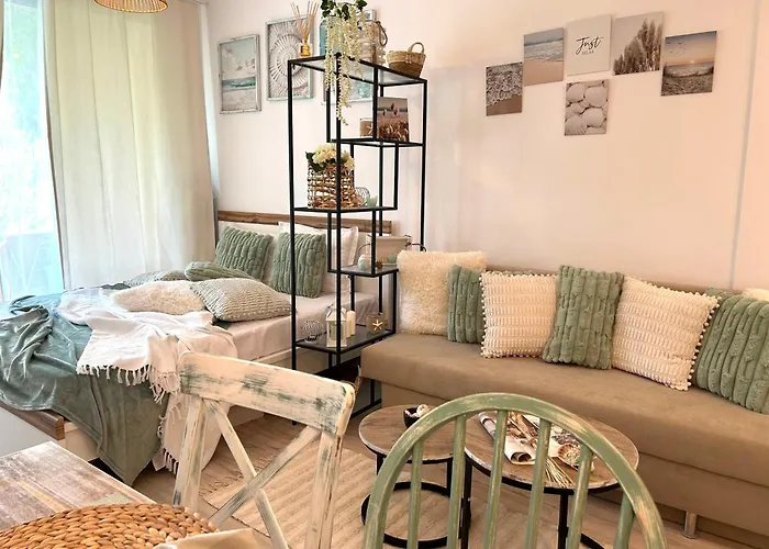 студио комфорт, смокиня,созопол,затворен комплекс,4 басейна, 1-ва линия море *