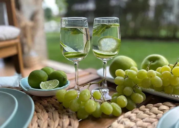 студио комфорт, смокиня,созопол,затворен комплекс,4 басейна, 1-ва линия море Apartment *