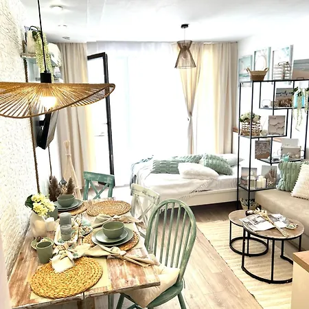 студио комфорт, смокиня,созопол,затворен комплекс,4 басейна, 1-ва линия море Sozopol