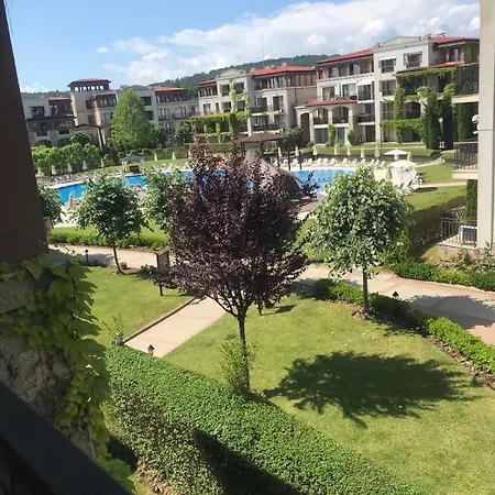 студио комфорт, смокиня,созопол,затворен комплекс,4 басейна, 1-ва линия море Appartement Sozopol