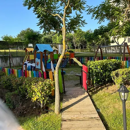 студио комфорт, смокиня,созопол,затворен комплекс,4 басейна, 1-ва линия море דירה סוזופול