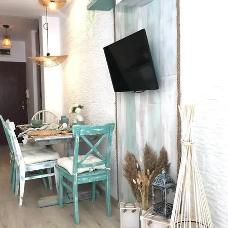 студио комфорт, смокиня,созопол,затворен комплекс,4 басейна, 1-ва линия море Appartement