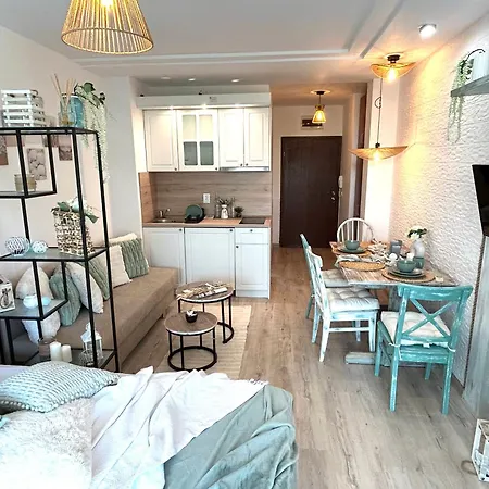 Appartement студио комфорт, смокиня,созопол,затворен комплекс,4 басейна, 1-ва линия море