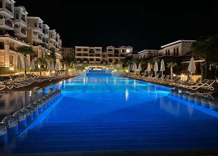 Apartment студио комфорт, смокиня,созопол,затворен комплекс,4 басейна, 1-ва линия море Sozopol